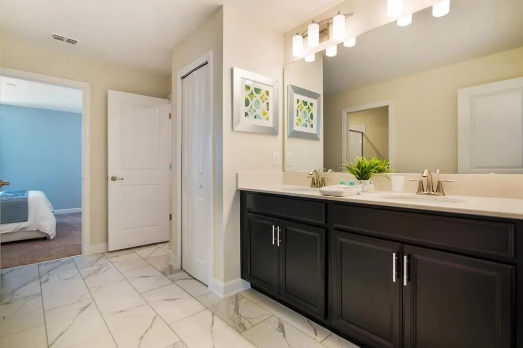 Family Resort - 8Br Luxury Mansion- Sleeps 16 - Private Pool, Hot Tub & Bbq! Davenport Holiday home