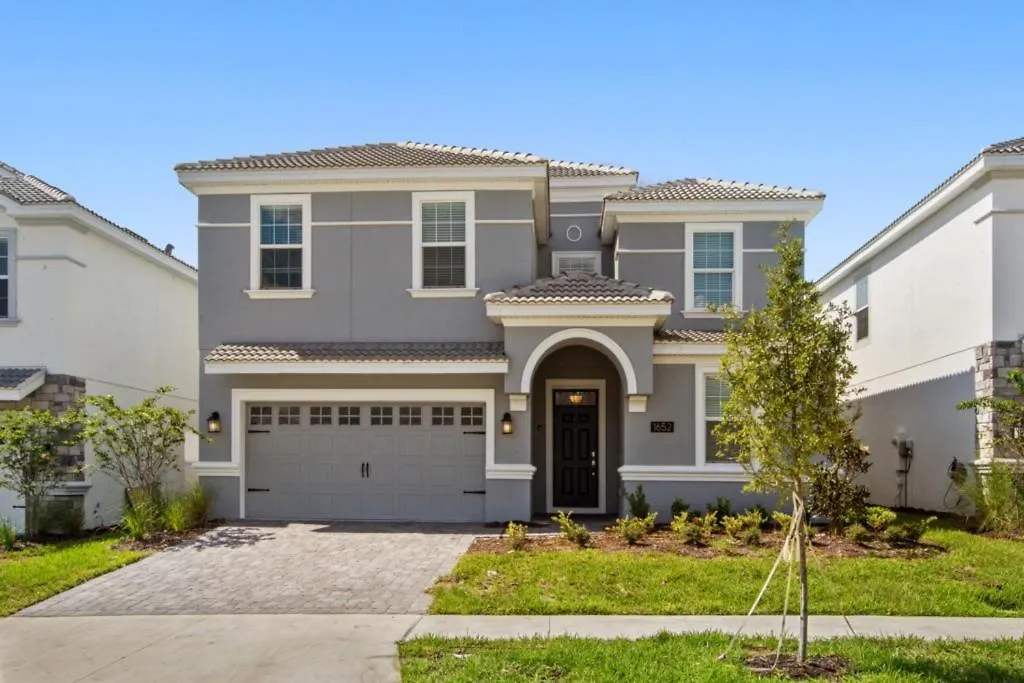 Family Resort - 8Br Luxury Mansion- Sleeps 16 - Private Pool, Hot Tub & Bbq! Davenport Holiday home