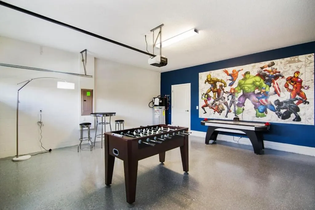 Holiday home Family Resort - 8Br Luxury Mansion- Sleeps 16 - Private Pool, Hot Tub & Bbq! Davenport