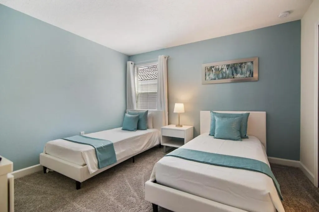 Family Resort - 8Br Luxury Mansion- Sleeps 16 - Private Pool, Hot Tub & Bbq! Davenport Holiday home